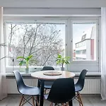 Bright & Spacious In Center Apartment Lahti