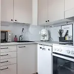 Apartment Bright & Spacious In Center *