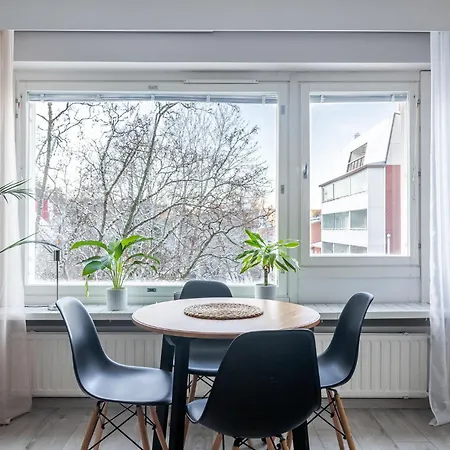 Bright & Spacious In Center アパート ラハティ