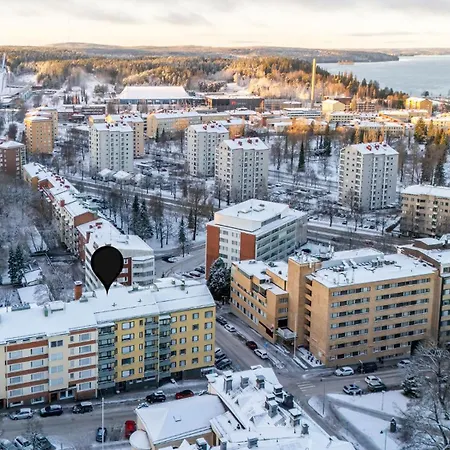 Bright & Spacious In Center Huoneisto *