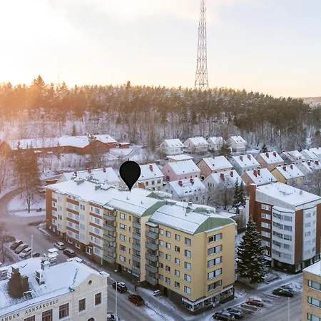 Bright & Spacious In Center *